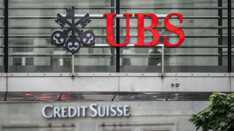Predseda UBS hovorí, že švajčiarsky bankový gigant nie je „príliš veľký na to, aby zlyhal“