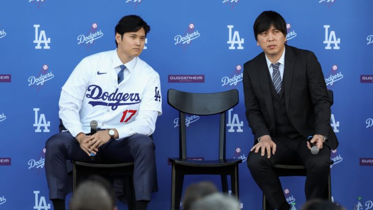 Prekladateľ Ohtani obvinený z krádeže 16 miliónov dolárov od hviezdy Dodgers
