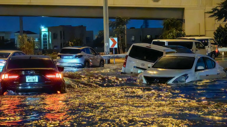 Majiteľ dubajského Damacu tvrdí, že záplavy boli prehnané