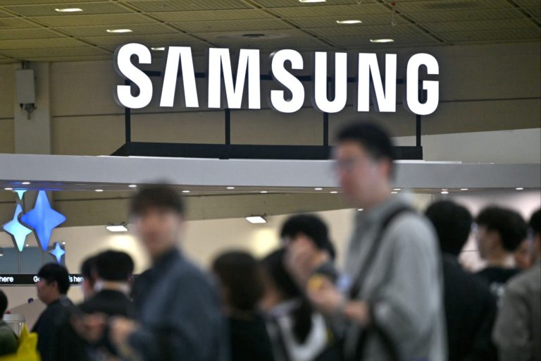 Samsung: 6-dňový pracovný týždeň pre manažérov, spoločnosť v núdzovom režime