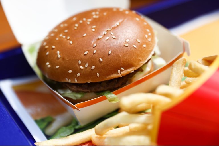 Finančný riaditeľ McDonald's: Väčšie hamburgery, tento rok viac testov mäsa