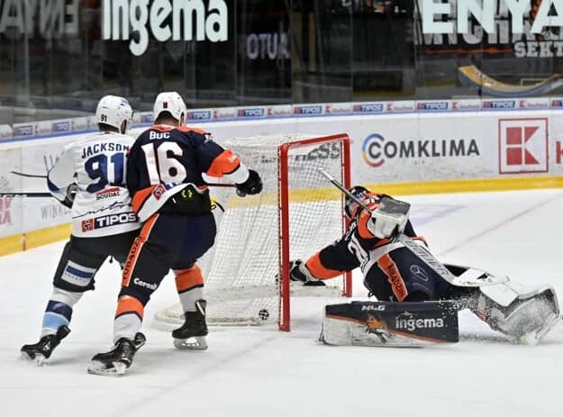 Hokejisti Michaloviec plnili rolu favorita už v úvode zápasu, víťazne však nakoniec skončila Nitra (video)