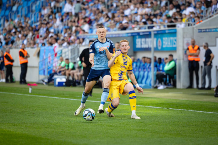 Slovan Bratislava opäť obhájil majstrovský titul, jeho zisk spečatil remízou s Dunajskou Stredou (foto)