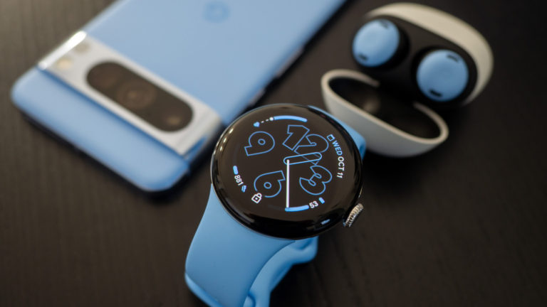 Čoskoro budete môcť synchronizovať povolenia aplikácií medzi telefónom a hodinkami Wear OS