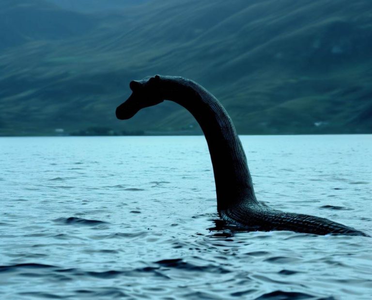 Masívne, neidentifikované „stvorenie“ opäť zistené Sonarom v jazere Loch Ness