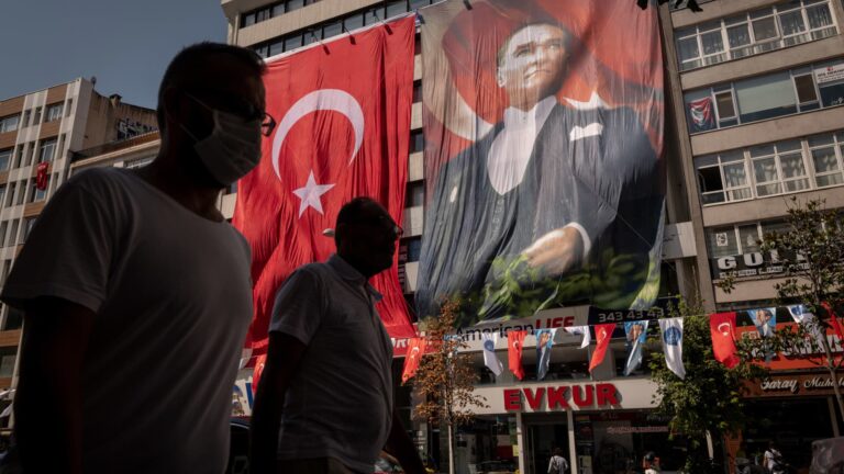 Inflácia v Turecku sa v apríli zrýchlila na takmer 70 %.