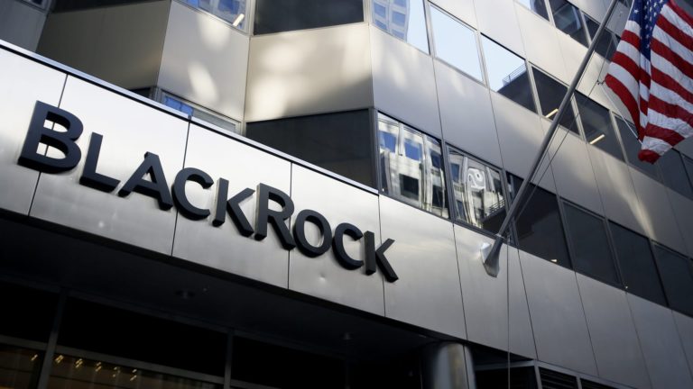 BlackRock otvorí saudskú investičnú spoločnosť s 5 miliardami dolárov od PIF