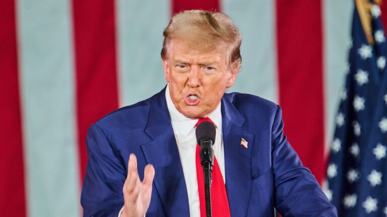 Trumpova kampaň začína prijímať dary kryptomien
