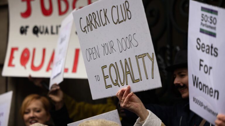Londýnsky elitný Garrick Club hlasuje, aby po prvý raz povolil ženám