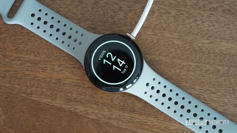 Upozornenie na plnú batériu Pixel Watch záhadne zmizlo