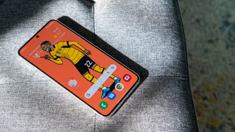 Telefóny Galaxy S22 teraz začínajú dostávať One UI 6.1 a Galaxy AI