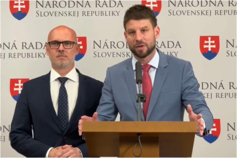 Z RTVS chcú urobiť slúžku. Progresívci a SaS pozývajú na ďalší protest na záchranu verejnoprávneho telerozhlasu (video)