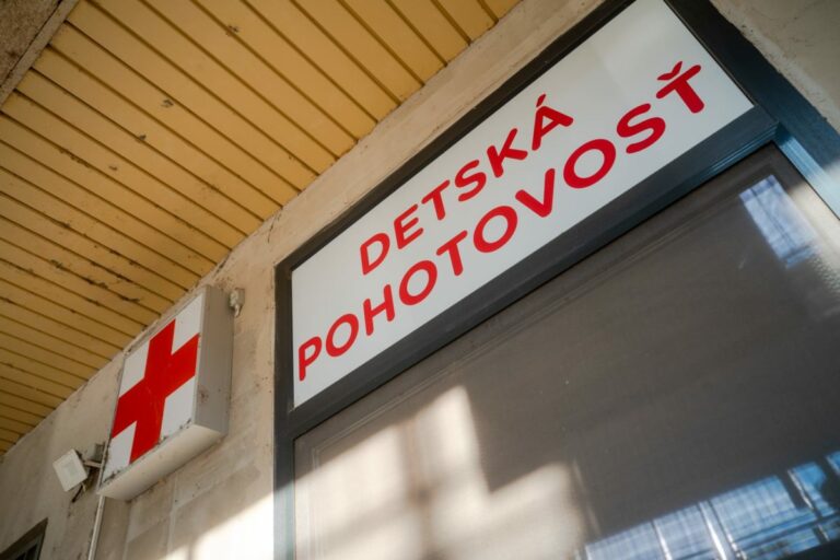 Detské pohotovosti budú od júla fungovať o dve hodiny kratšie, zmenia sa aj ordinačné hodiny pediatrov v ambulanciách
