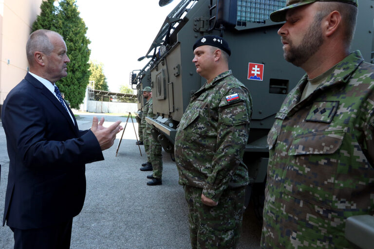 Popradská spoločnosť dodá ministerstvu obrany 13 nákladných vozňov, poslúžia ozbrojeným silám na prepravu techniky