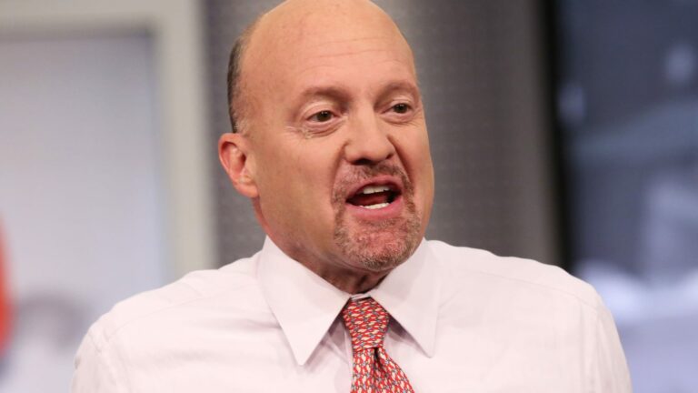 Jim Cramer vysvetľuje, ako obchodovať so štvrtkovým výpredajom technológií