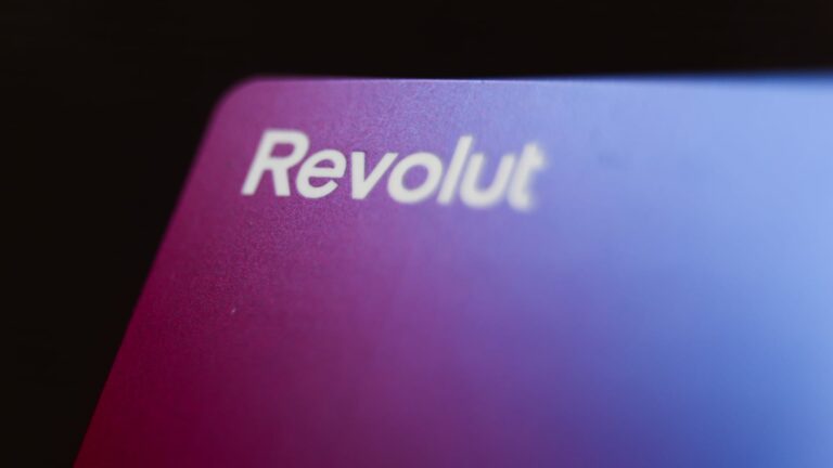 Revolut získal bankovú licenciu v Spojenom kráľovstve, čím sa končí trojročné čakanie
