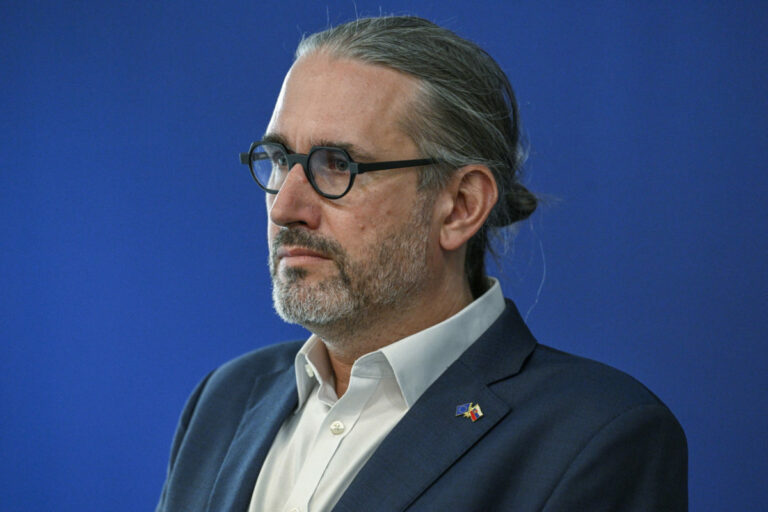 Slovensko má historicky najviac funkcií v europarlamente, väčšina vedúcich pozícií patrí progresívcom na čele s Hojsíkom