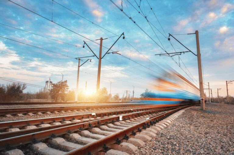 Železnice modernizujú infraštruktúru z viacerých zdrojov, nie je to len Plán obnovy a odolnosti