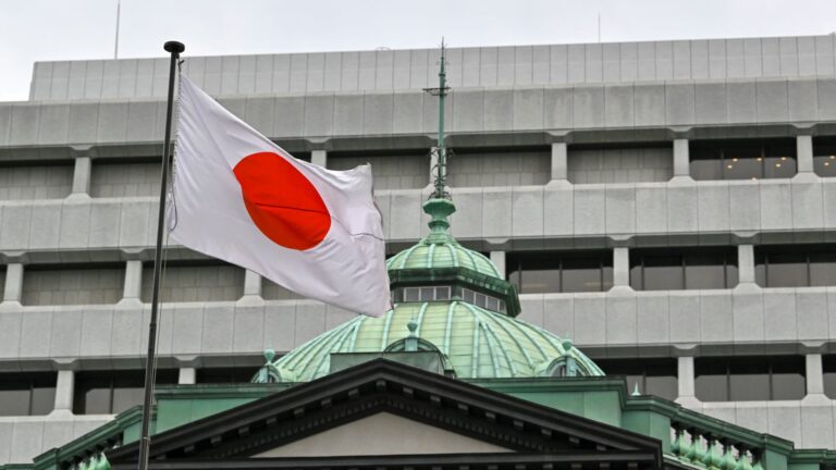 Bank of Japan udržiava referenčnú úrokovú sadzbu na stabilnej úrovni, keďže postupuje opatrne