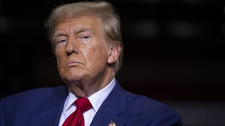 Akcie DJT dosiahli nové minimum, keď sa mali zrušiť obmedzenia predaja DJT