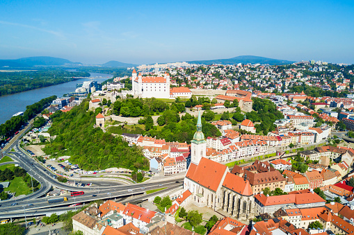 V Bratislave pribudnú desiatky nájomných bytov, na Muchovom námestí už finišujú