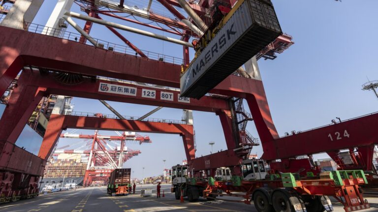 Čínsky export a import vzrástol v septembri oveľa menej, ako sa očakávalo