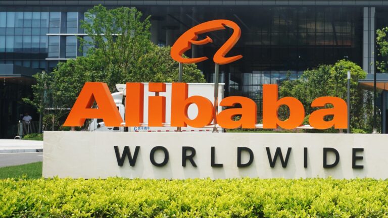 Čínska Alibaba tvrdí, že nástroj na preklad AI porazil Google, ChatGPT