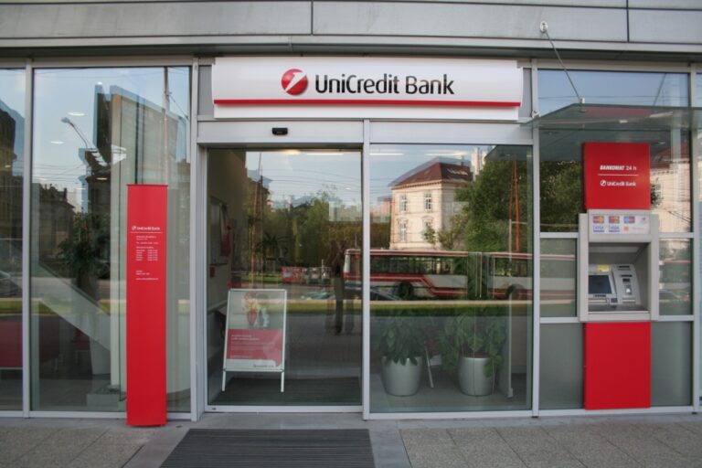 UniCredit Bank spustila okamžité platby v plnom rozsahu, potrebná je však najnovšia verzia aplikácie