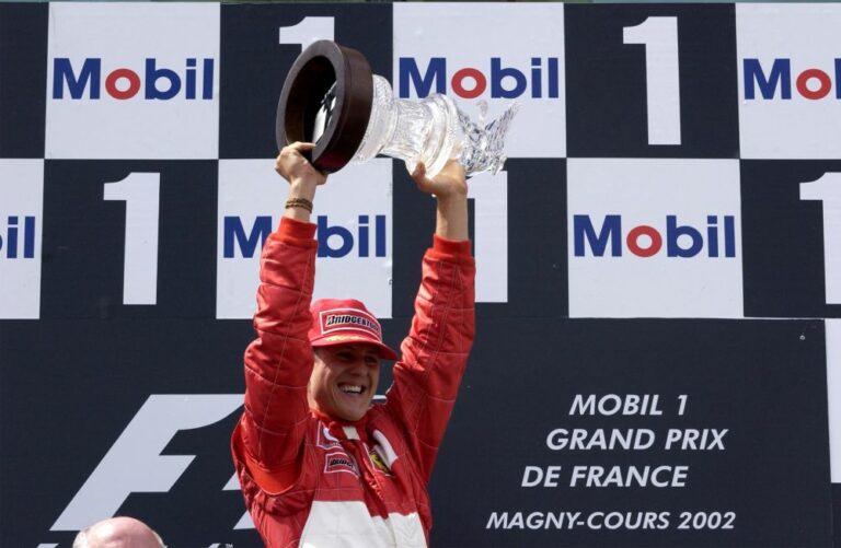 Na verejnosti po takmer 11 rokoch. Legendárny Schumacher sa mal na Malorke zúčastniť svadby svojej dcéry (foto)