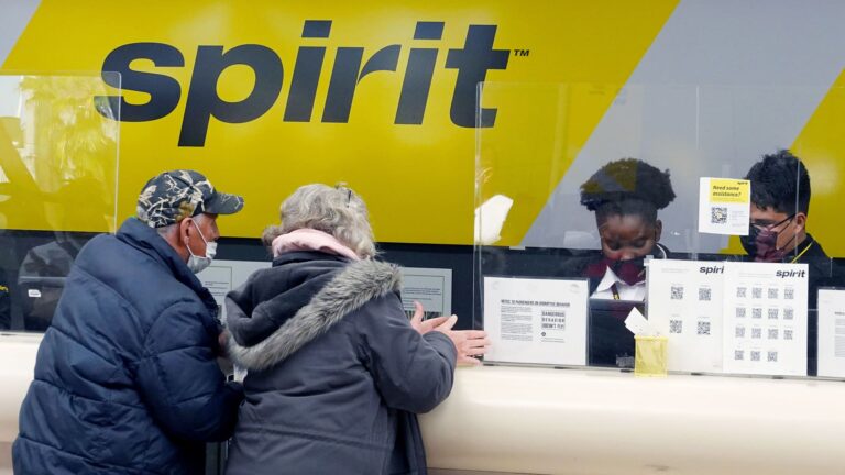 Spirit Airlines žiadajú o ochranu pred bankrotom po narastajúcich stratách