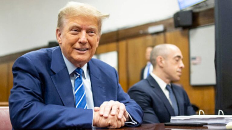 Vynesenie trestu Trumpa sa odkladá na neurčito
