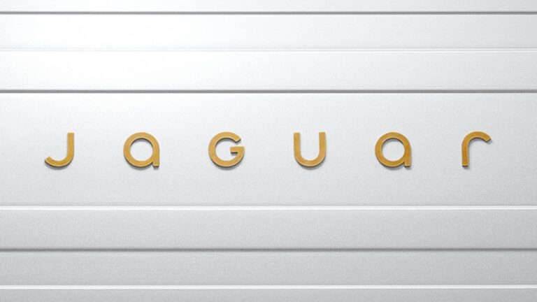 JaGUar? Luxusná automobilka obhajuje kontroverznú značku pri prechode na EV
