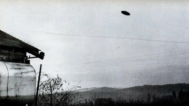 Mohli by byť UFO dôkazom toho, že žijeme v simulácii?