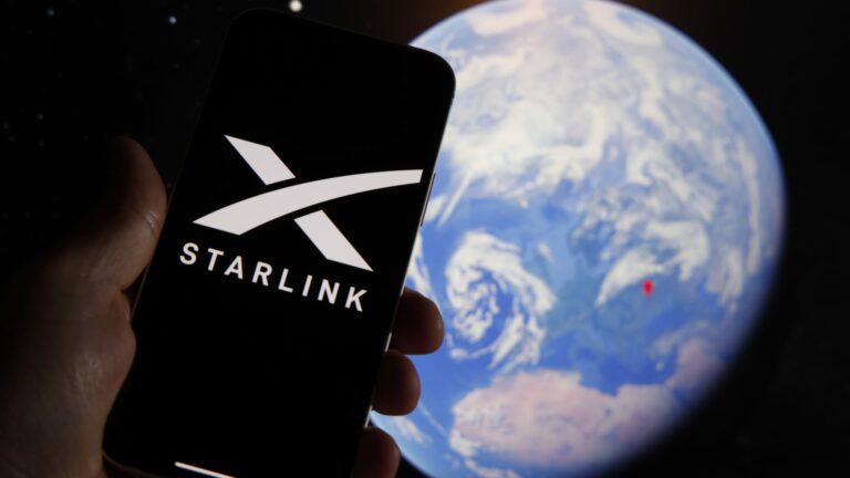 SpaceX čelí odporu voči expanzii Starlinku zo strany ukrajinskej skupiny