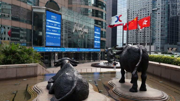 Hongkong zaznamenáva prvý nárast nových kótovaných akcií od roku 2020, keďže politika Pekingu podporuje optimizmus