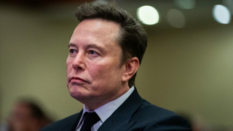 Elon Musk hovorí, že SEC poslala „požiadavku na vyrovnanie“ po vyšetrovaní dohody na Twitteri