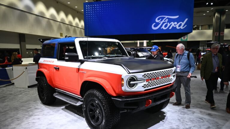 Predaje GM, Ford v roku 2024 v USA sú najlepšie od roku 2019