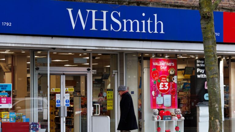 Britský maloobchod čelí počítaniu, pretože WH Smith vyzerá, že predáva svoje obchody