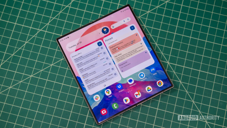 Stiahnite si tapety Samsung Galaxy Z Fold 6 tu