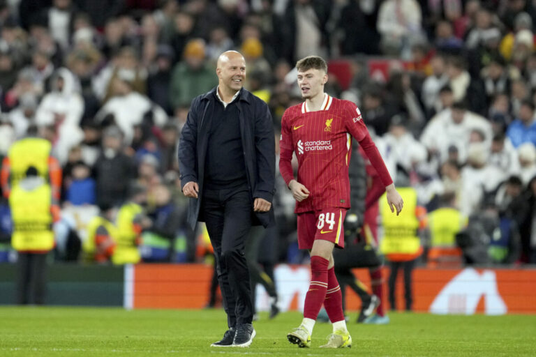 Podľa trénera FC Liverpool je Manchester United omnoho lepší ako napovedá jeho tabuľkové postavenie – FOTO, VIDEO