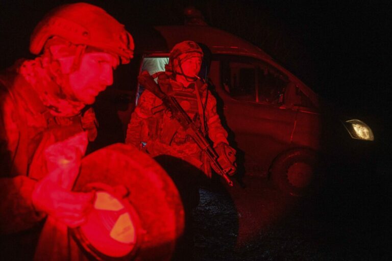Rusi sa vyhýbajú čelnému útoku na ukrajinské mesto Pokrovsk, chcú ho obkľúčiť