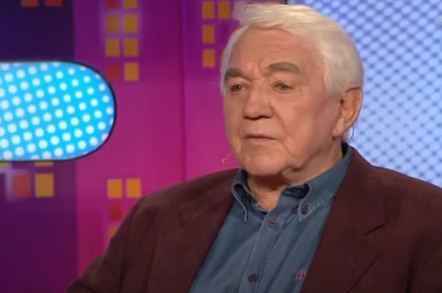 Krampol je vo vážnom stave, z tela mu vypumpovali 18 litrov vody. Srdce to už skrátka neutiahne, hovorí herec