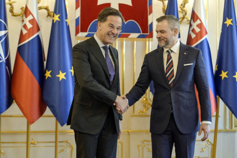 Šéf NATO počas návštevy Slovenska: Potrebujeme podporu USA