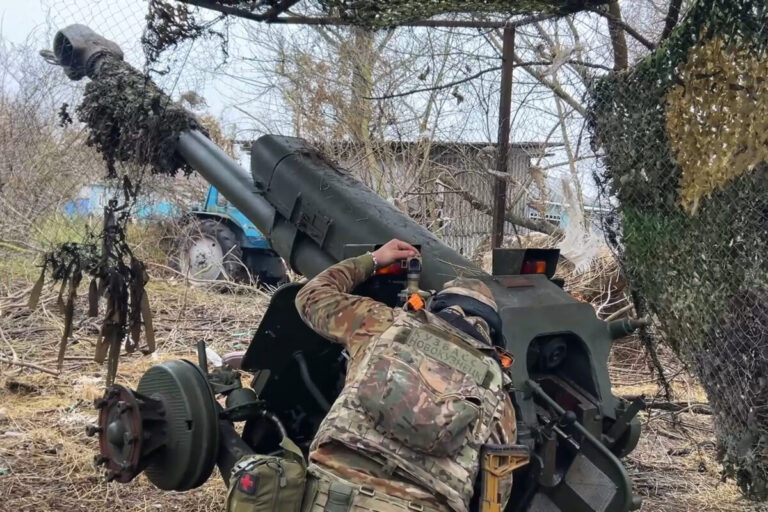 Rusko prišlo o ďalších takmer 1 400 vojakov a 13 tankov