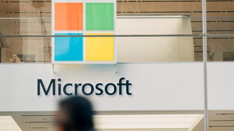 Hlásené globálne výpadky spoločnosti Microsoft necháva desiatky tisíc prístup k e -mailom a ďalšími aplikáciami