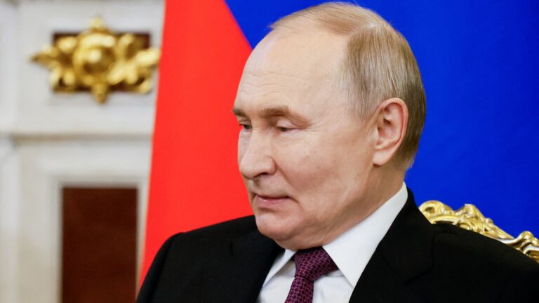 Moskva hrá tvrdú loptu na prímerie ako americká predstavitelia v Rusku