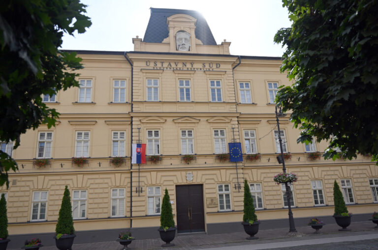 Ústavný súd pozastavil časť novely infozákona, týka sa spoplatnenia vyhľadávania informácií
