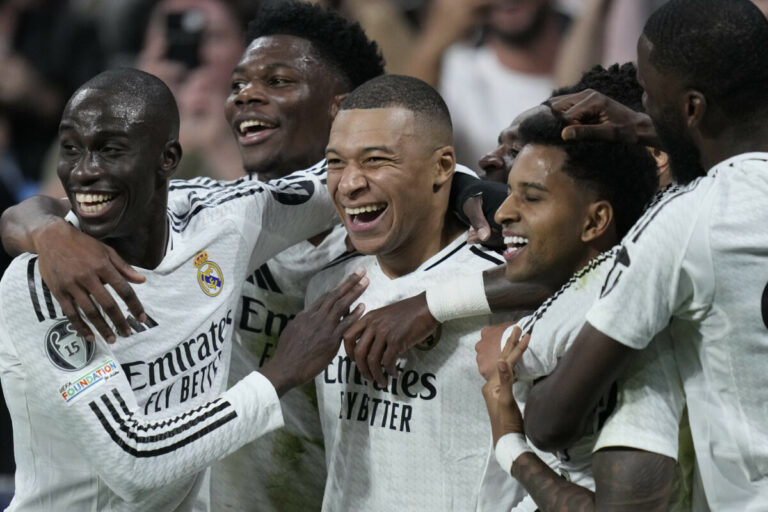 Ohmatávanie prirodzenia a naznačovanie podrezaného hrdla. Hviezdy Realu Madrid budú za svoje gestá pravdepodobne pykať
