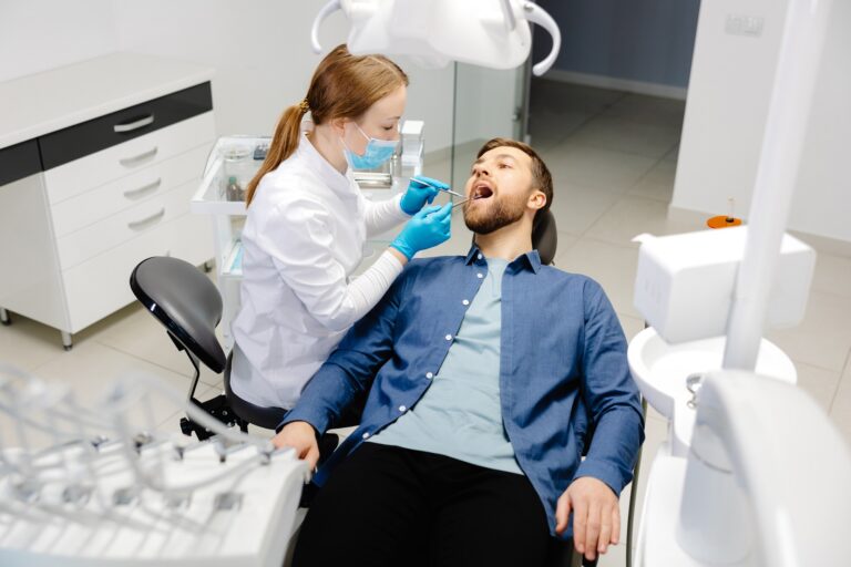 Ako má prebiehať dentálna hygiena? Slováci sa často nechajú oklamať, tvrdia odborníci
