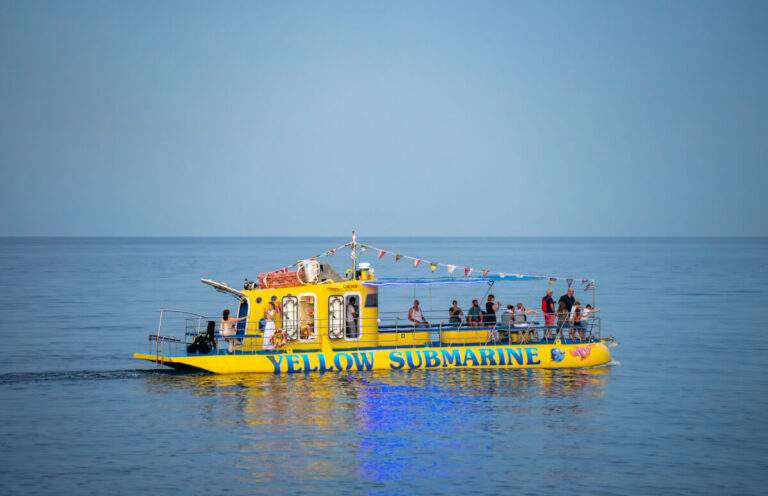 Pri potopení sa turistickej ponorky v Egypte zahynulo šesť ľudí